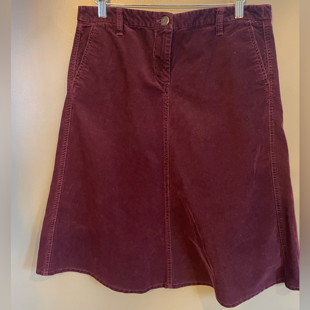 J crew corduroy skirt maroon size 8 100% cotton A line with pockets knee length